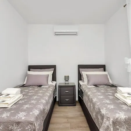 Mila Mare Apartment *