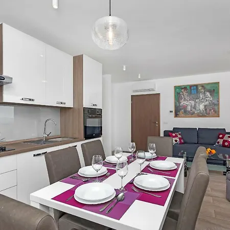 Apartment Mila Mare *