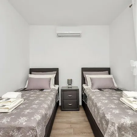 Mila Mare Apartment Drasnice